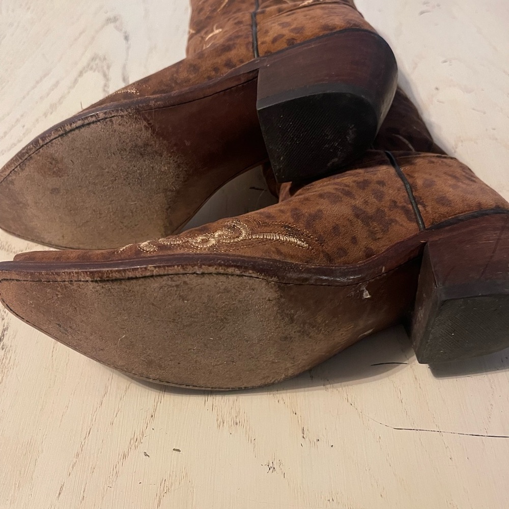 Lucchese “Dallas Cowboys” Leopard Boots with Embroidery & Rhinestone Star - Picture 13 of 13
